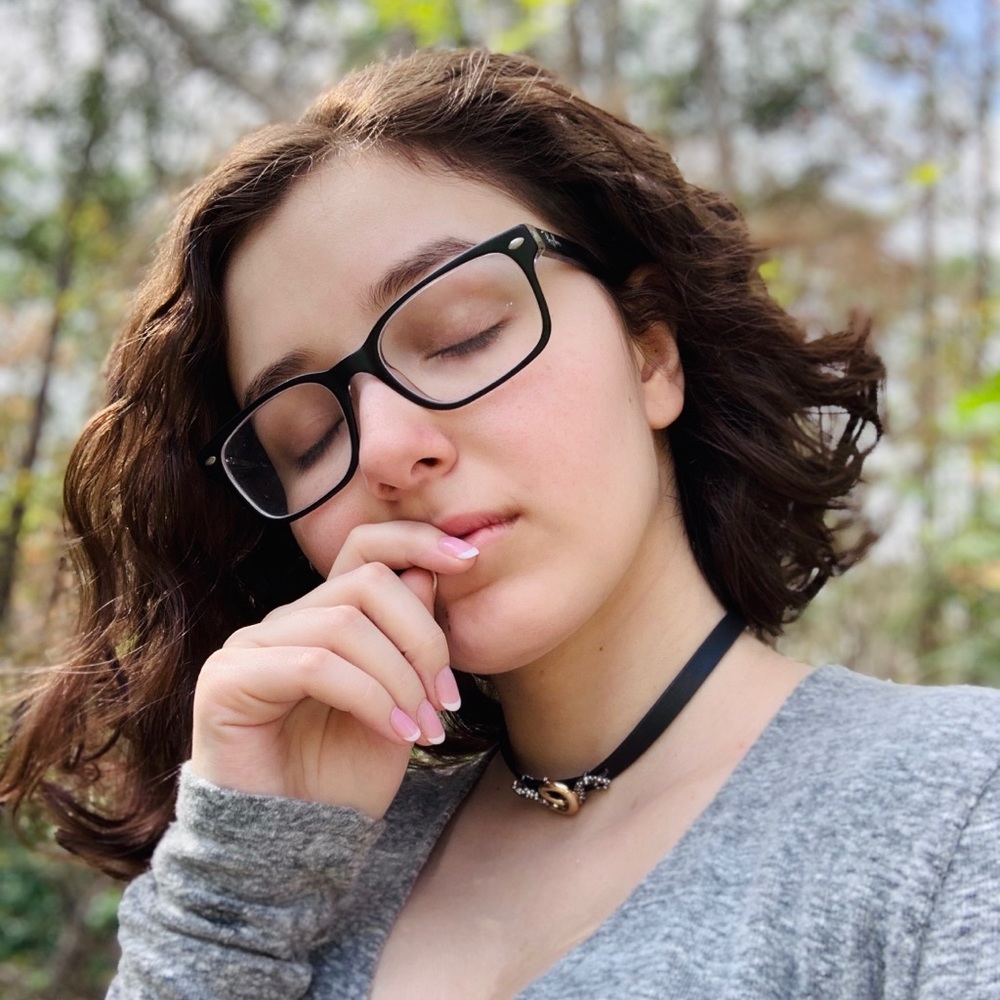 Meet your Posher, Leana